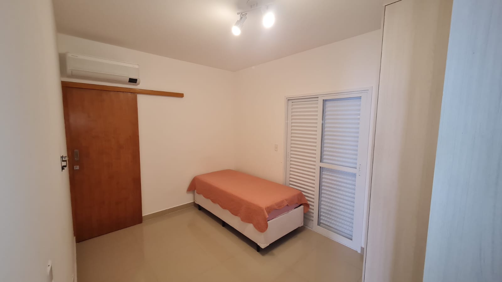 Imagem Casa com 3 Quartos à Venda, 117 m²em Aparecida - Santos