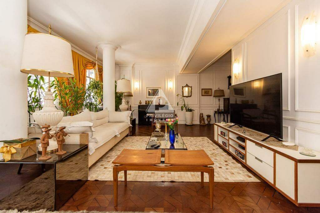 Imagem Apartamento com 3 Quartos à Venda, 195 m²em Copacabana - Rio de Janeiro