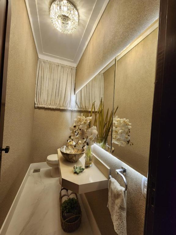 Imagem Casa de Condomínio com 6 Quartos para Temporada, 600 m² em Curió-Utinga - Belém Imagem Casa de Condomínio com 6 Quartos para Temporada, 600 m² em Curió-Utinga - Belém