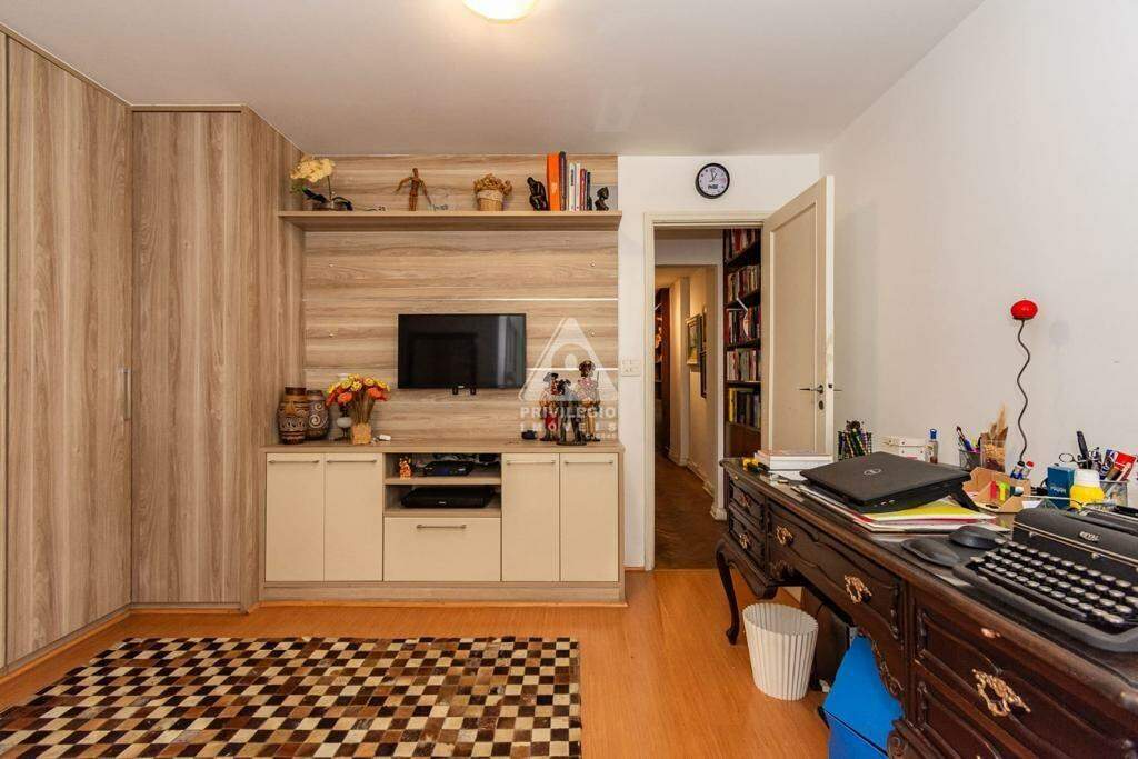 Imagem Apartamento com 3 Quartos à Venda, 195 m²em Copacabana - Rio de Janeiro