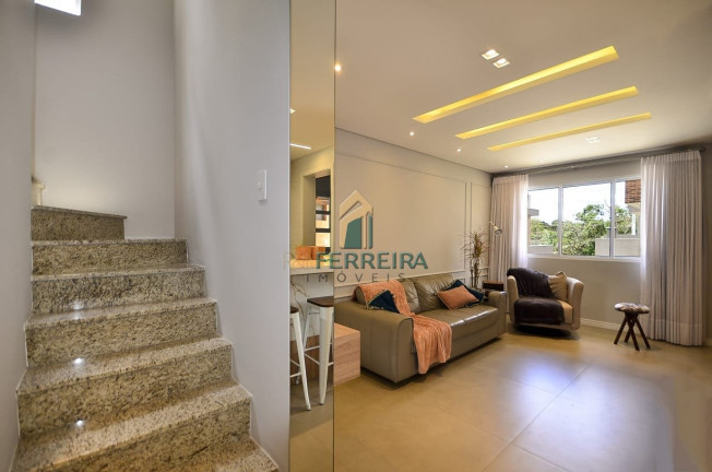 Imagem Sobrado com 3 Quartos à Venda, em Santa Cândida - Curitiba Imagem Sobrado com 3 Quartos à Venda, em Santa Cândida - Curitiba
