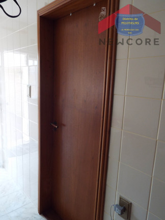 Imagem Casa com 4 Quartos à Venda, 315 m² em Centro - Pelotas