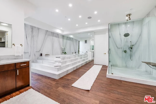 Imagem Casa de Condomínio com 5 Quartos à Venda, 796 m²em Alphaville Residencial Um - Barueri Imagem Casa de Condomínio com 5 Quartos à Venda, 796 m²em Alphaville Residencial Um - Barueri