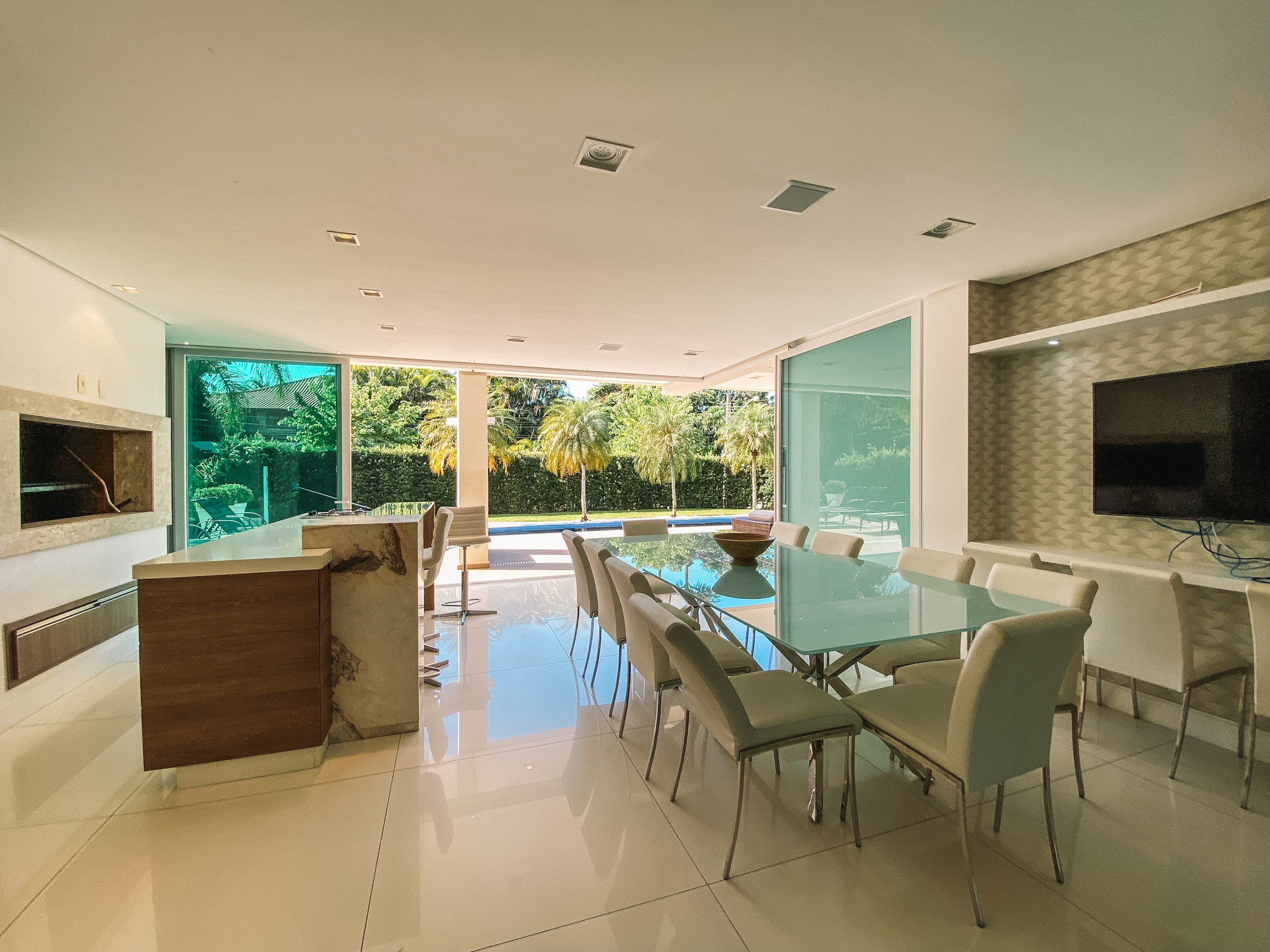 Imagem Casa com 6 Quartos à Venda, 1.000 m² em Jurerê Internacional - Florianópolis Imagem Casa com 6 Quartos à Venda, 1.000 m² em Jurerê Internacional - Florianópolis