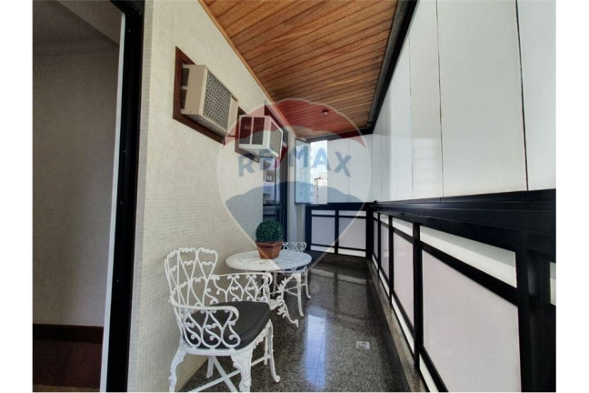 Imagem Apartamento com 3 Quartos à Venda, 215 m² em Santa Rosa - Niterói