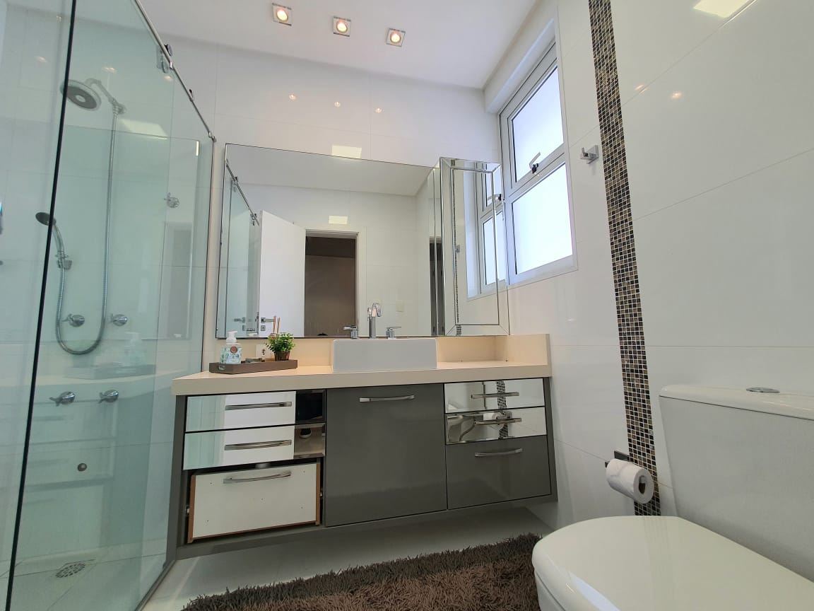 Imagem Apartamento com 3 Quartos à Venda, 135 m²em Centro - Balneário Camboriú Imagem Apartamento com 3 Quartos à Venda, 135 m²em Centro - Balneário Camboriú