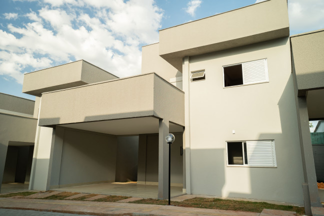 Casa de Condomínio com 3 Quartos à Venda,  em Sítios Santa Luzia - Aparecida de Goiânia