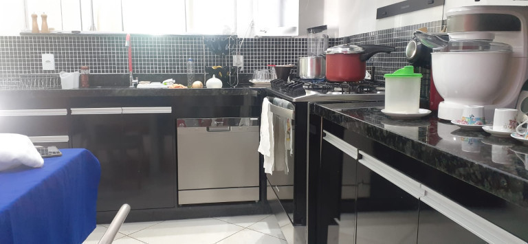 Imagem Sobrado com 4 Quartos à Venda, 300 m²em Morada Nobre - Valparaíso de Goiás