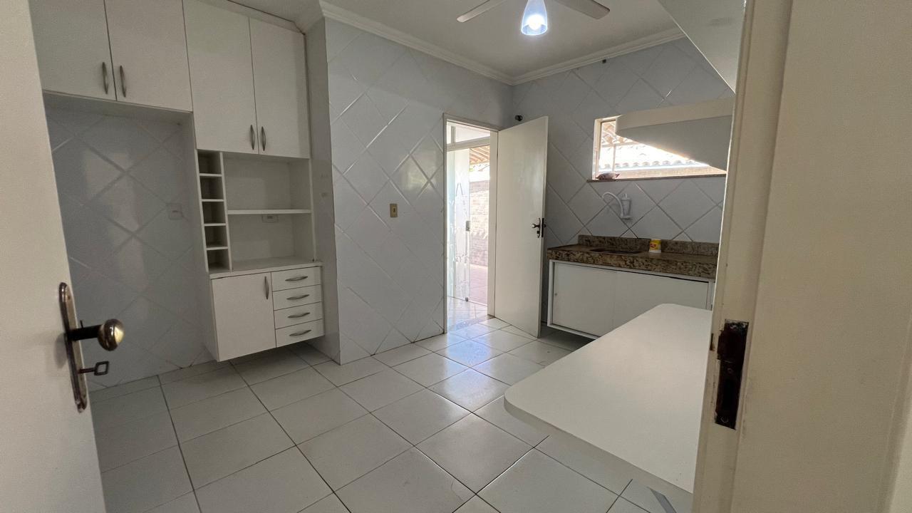 Imagem Casa de Condomínio com 3 Quartos para Alugar, 200 m²em Buraquinho - Lauro de Freitas Imagem Casa de Condomínio com 3 Quartos para Alugar, 200 m²em Buraquinho - Lauro de Freitas