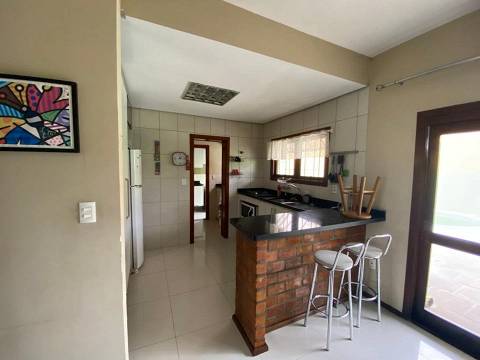 Imagem Casa com 3 Quartos à Venda, 174 m² em Hípica - Porto Alegre Imagem Casa com 3 Quartos à Venda, 174 m² em Hípica - Porto Alegre