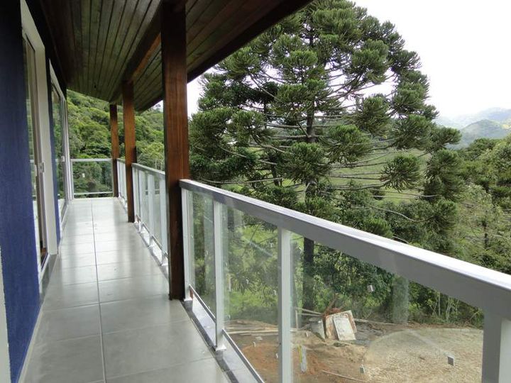 Imagem Casa com 3 Quartos à Venda, 350 m² em Várzea - Teresópolis