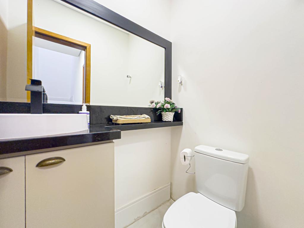Imagem Casa de Condomínio com 4 Quartos à Venda, 206 m²em Alphaville - Santana de Parnaíba Imagem Casa de Condomínio com 4 Quartos à Venda, 206 m²em Alphaville - Santana de Parnaíba