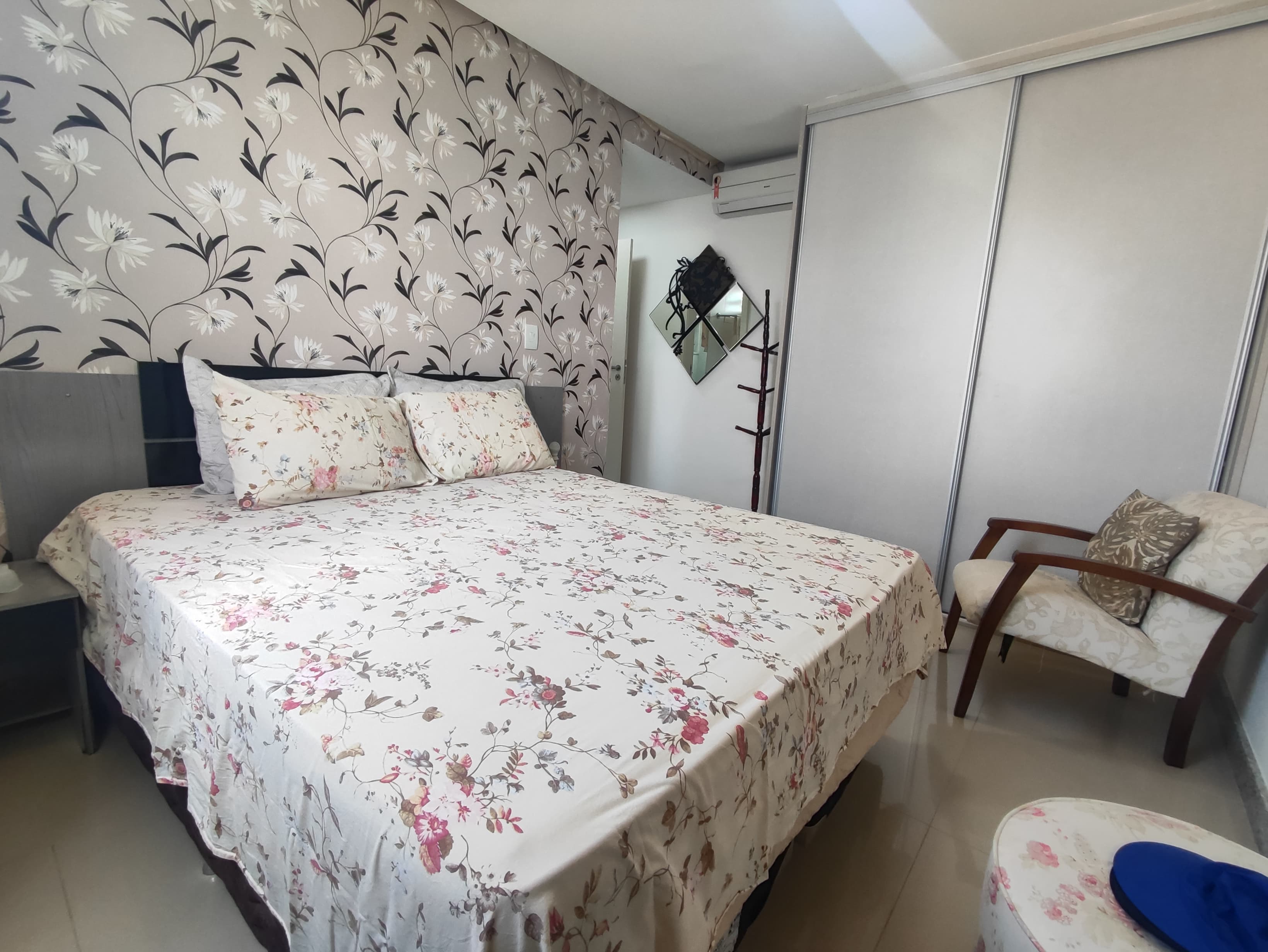 Imagem Casa de Condomínio com 4 Quartos à Venda ou Locação, 233 m² em Alphaville (Abrantes) - Camaçari