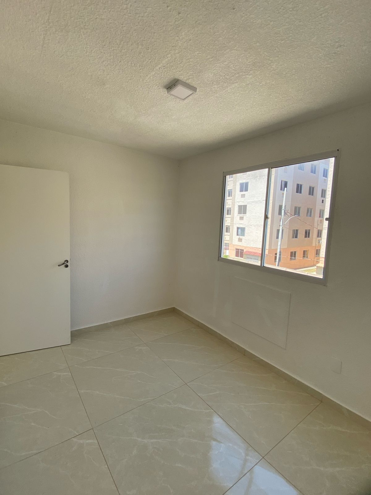 Imagem Apartamento com 2 Quartos à Venda, 45 m² em Santa Cruz - Rio de Janeiro