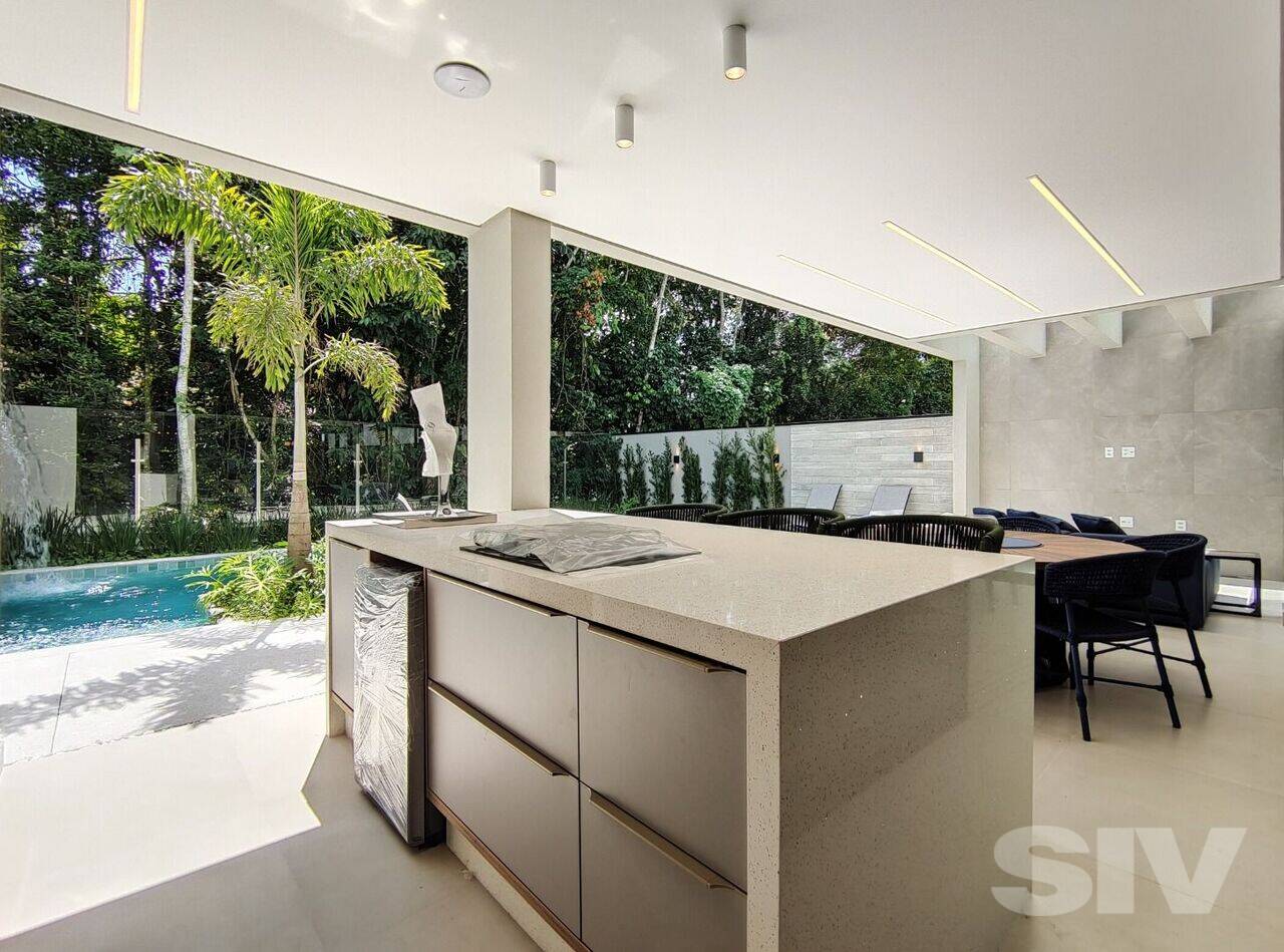 Imagem Sobrado com 5 Quartos à Venda, 370 m²em Riviera de São Lourenço - BERTIOGA