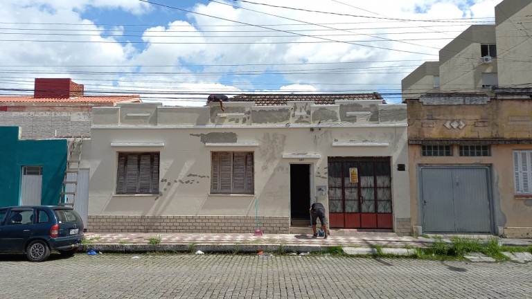 Imagem Casa com 2 Quartos à Venda ou Locação, 98 m² em Centro - Pelotas Imagem Casa com 2 Quartos à Venda ou Locação, 98 m² em Centro - Pelotas