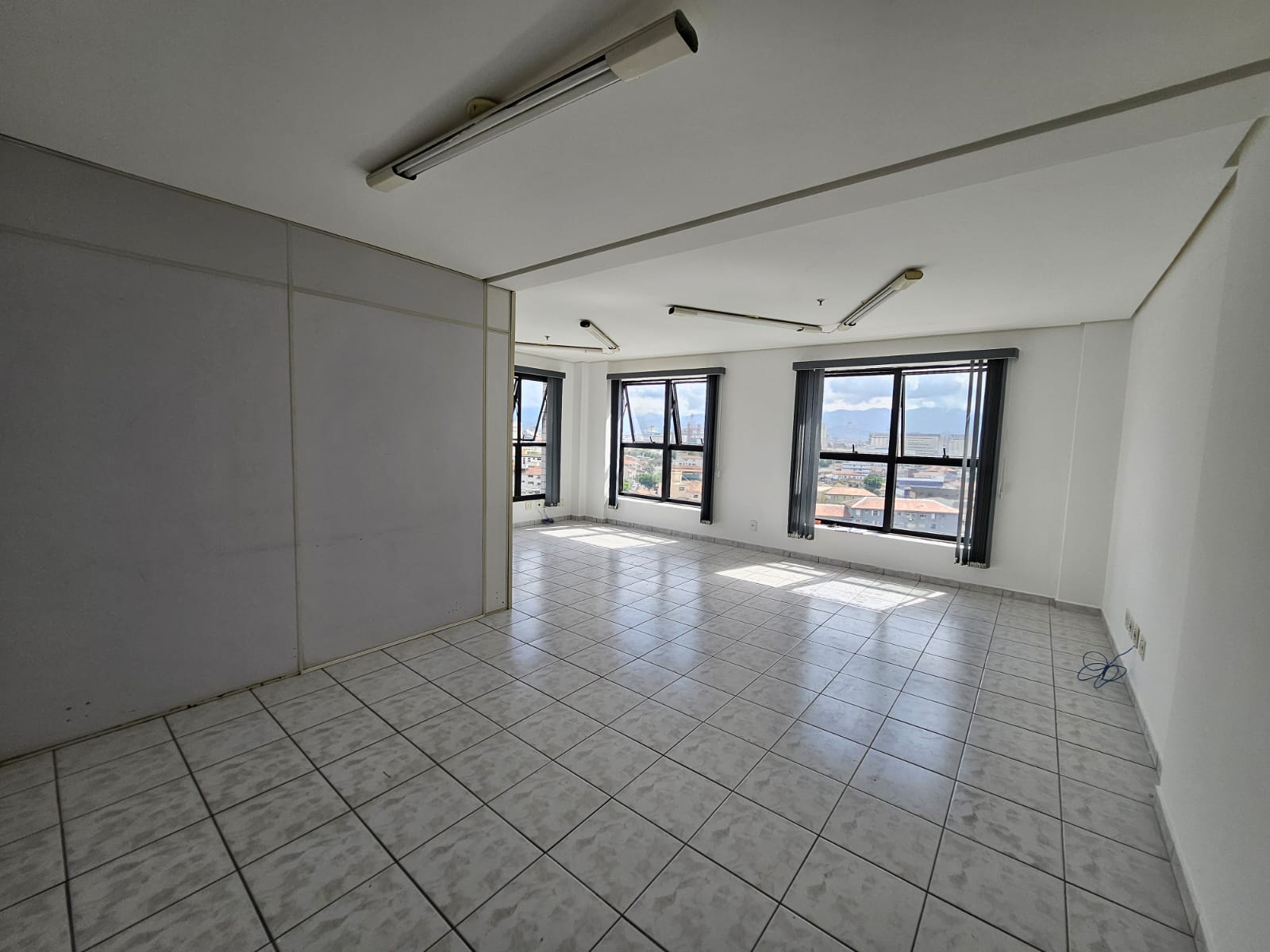 Imagem Sala Comercial à Venda, 80 m² em - Imagem Sala Comercial à Venda, 80 m² em -