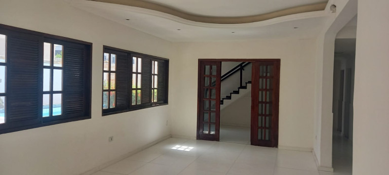 Imagem Casa com 6 Quartos à Venda ou Locação, 289 m² em Piedade - Jaboatão dos Guararapes Imagem Casa com 6 Quartos à Venda ou Locação, 289 m² em Piedade - Jaboatão dos Guararapes