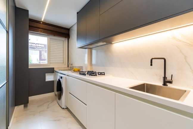 Imagem Apartamento com 2 Quartos à Venda,  em Campo Comprido - Curitiba