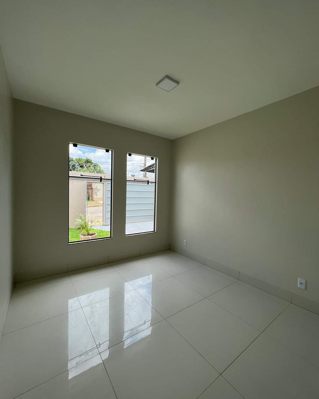 Imagem Casa com 3 Quartos à Venda, 119 m² em Jardim Riviera - Aparecida de Goiânia Imagem Casa com 3 Quartos à Venda, 119 m² em Jardim Riviera - Aparecida de Goiânia