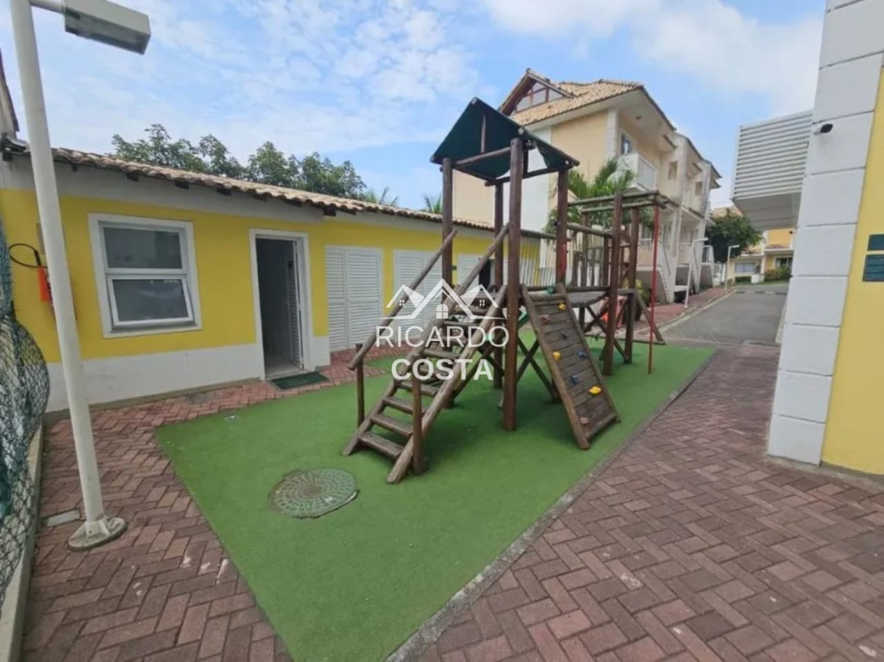 Imagem Casa de Condomínio com 4 Quartos à Venda, 166 m² em Freguesia (Jacarepaguá) - Rio de Janeiro Imagem Casa de Condomínio com 4 Quartos à Venda, 166 m² em Freguesia (Jacarepaguá) - Rio de Janeiro
