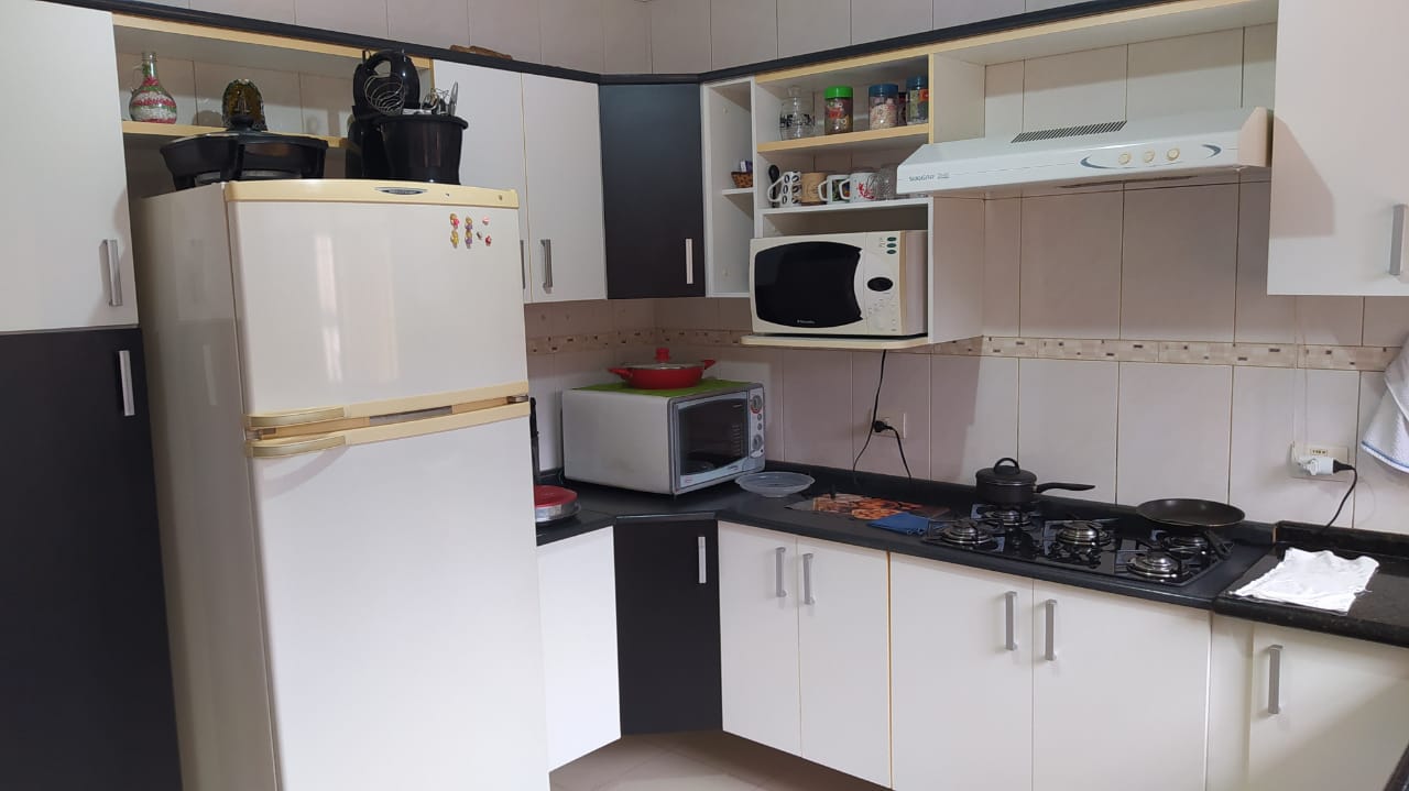 Imagem Casa com 5 Quartos à Venda, 146 m²em Vila Mogilar - Mogi das Cruzes