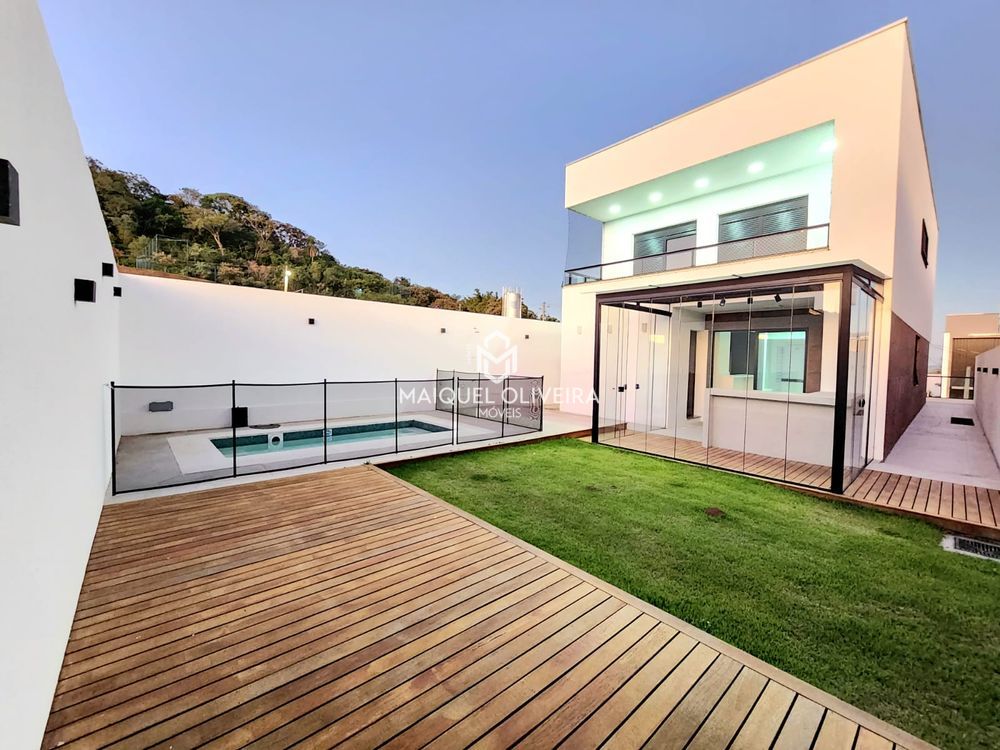 Imagem Casa de Condomínio com 3 Quartos para Alugar, 300 m²em Tomazetti - Santa Maria