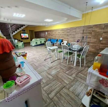Imagem Sobrado com 5 Quartos à Venda,  em Jardim Roberto - Osasco