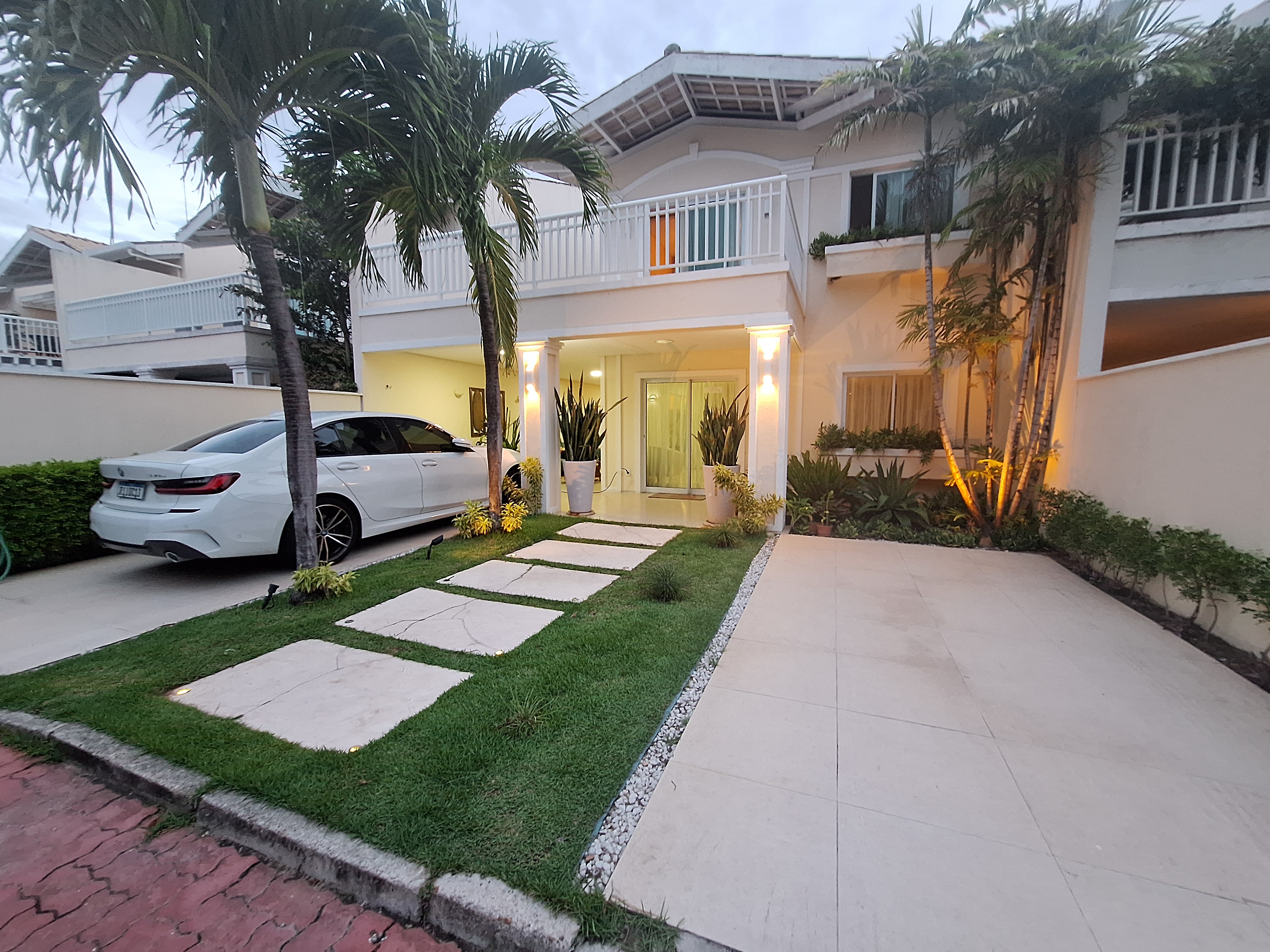 Imagem Casa de Condomínio com 4 Quartos à Venda, 242 m²em De Lourdes - Fortaleza
