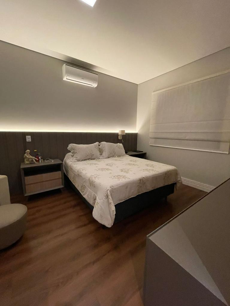 Imagem Casa de Condomínio com 3 Quartos à Venda, 220 m²em Medeiros - Jundiaí