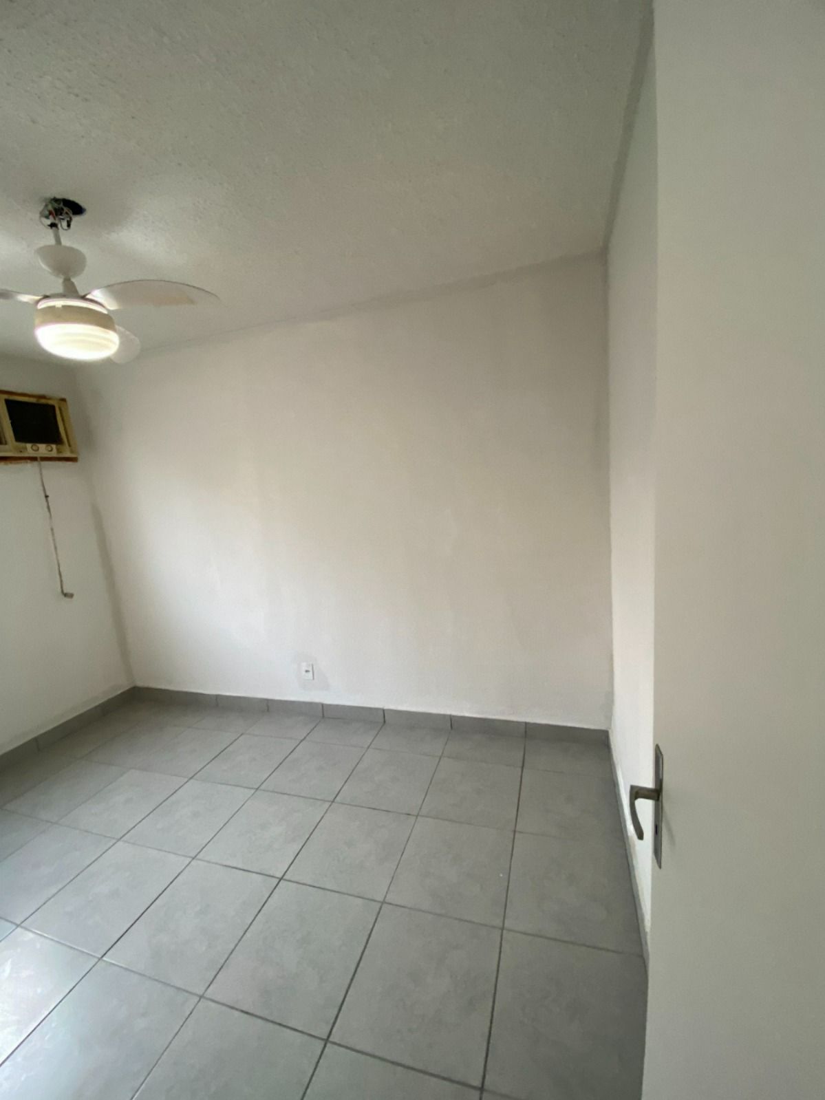 Imagem Apartamento com 2 Quartos à Venda, 47 m² em Santíssimo - Rio de Janeiro