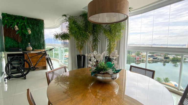 Imagem Apartamento com 3 Quartos à Venda, 193 m² em Barro Vermelho - Vitória Imagem Apartamento com 3 Quartos à Venda, 193 m² em Barro Vermelho - Vitória