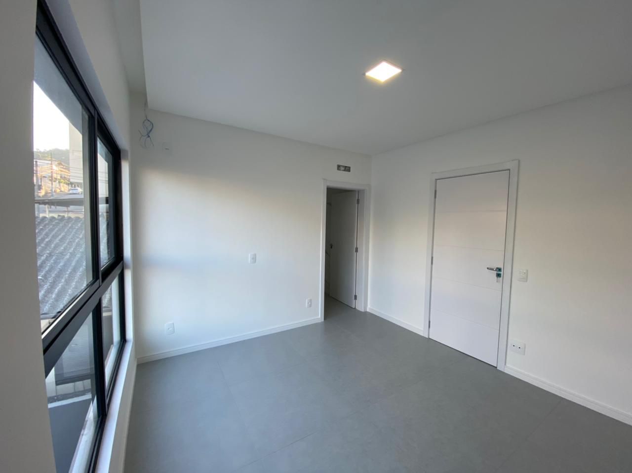 Imagem Sobrado com 3 Quartos à Venda, 144 m²em Nações - Balneário Camboriú