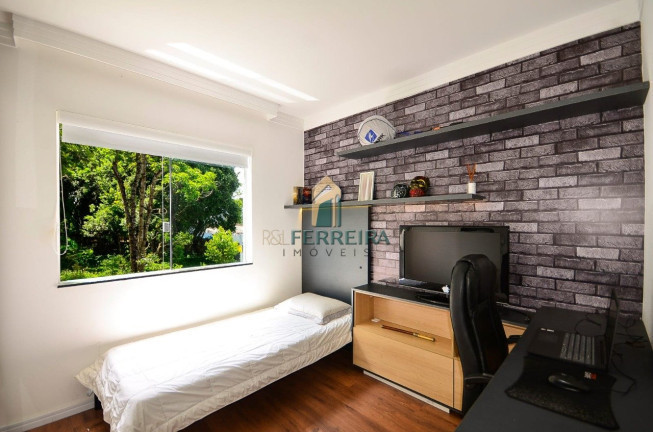 Imagem Sobrado com 3 Quartos à Venda, em Santa Cândida - Curitiba Imagem Sobrado com 3 Quartos à Venda, em Santa Cândida - Curitiba