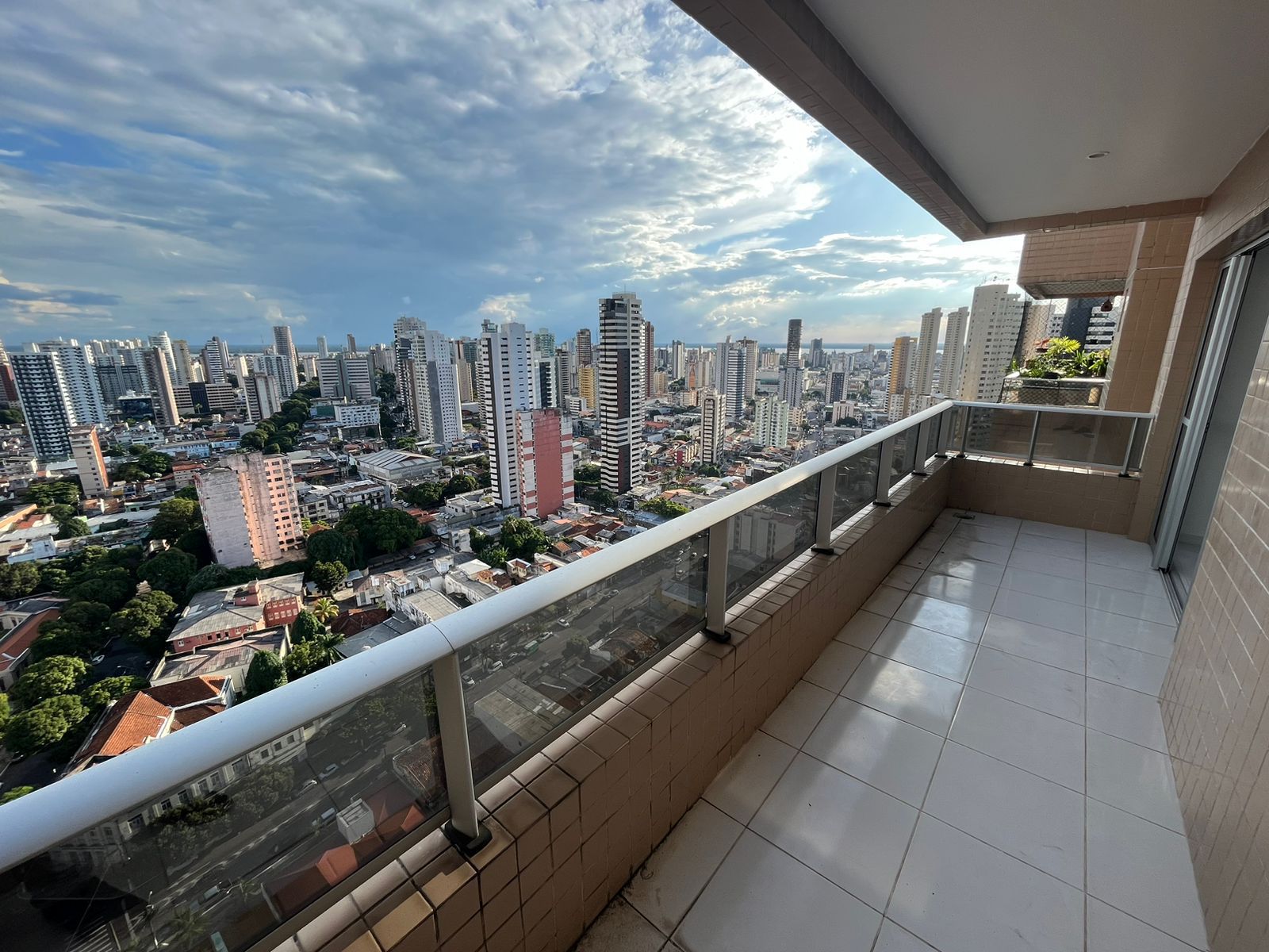 Imagem Apartamento com 2 Quartos à Venda, 77 m²em Umarizal - Belém Imagem Apartamento com 2 Quartos à Venda, 77 m²em Umarizal - Belém