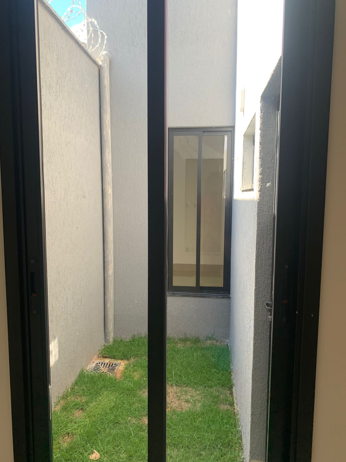 Imagem Casa com 3 Quartos à Venda, 147 m² em Parque Anhanguera - Goiânia Imagem Casa com 3 Quartos à Venda, 147 m² em Parque Anhanguera - Goiânia
