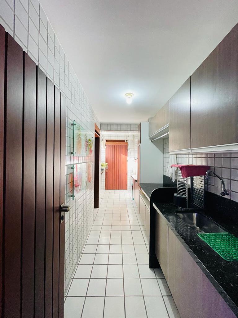 Imagem Apartamento com 4 Quartos à Venda, 221 m²em Candelária - Natal