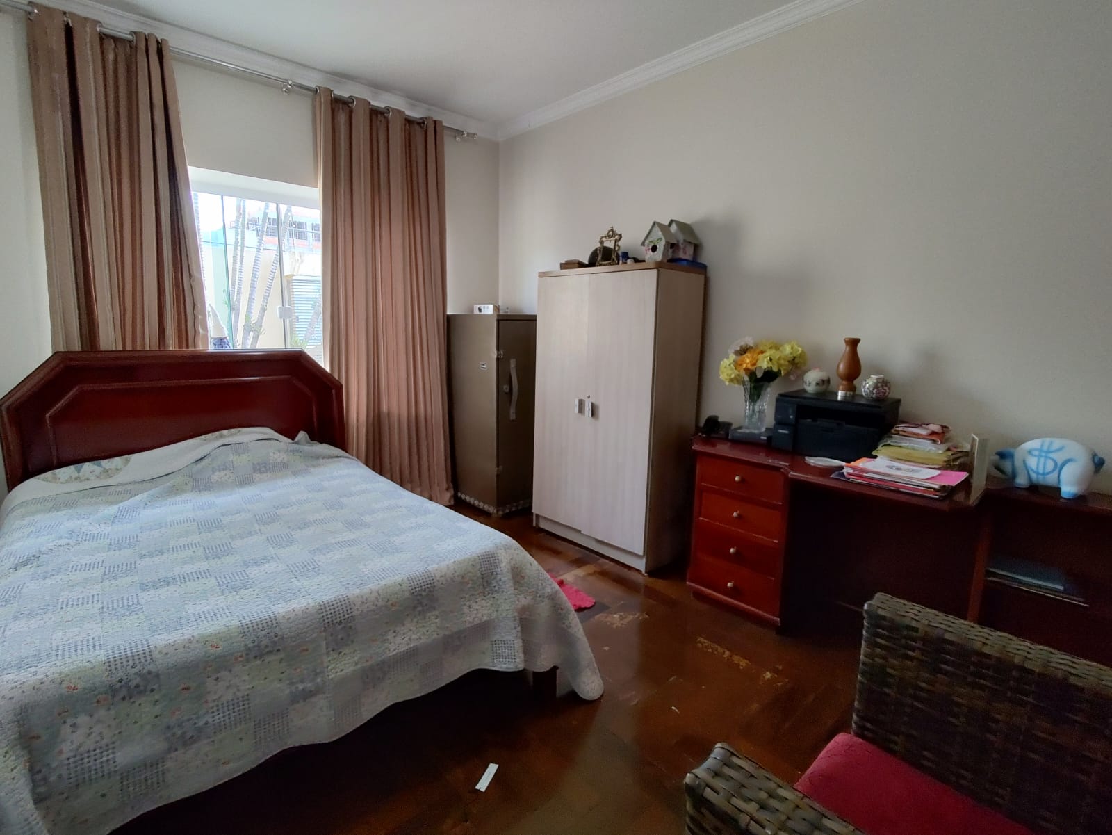 Imagem Sobrado com 4 Quartos à Venda, 386 m²em Aurora - Londrina