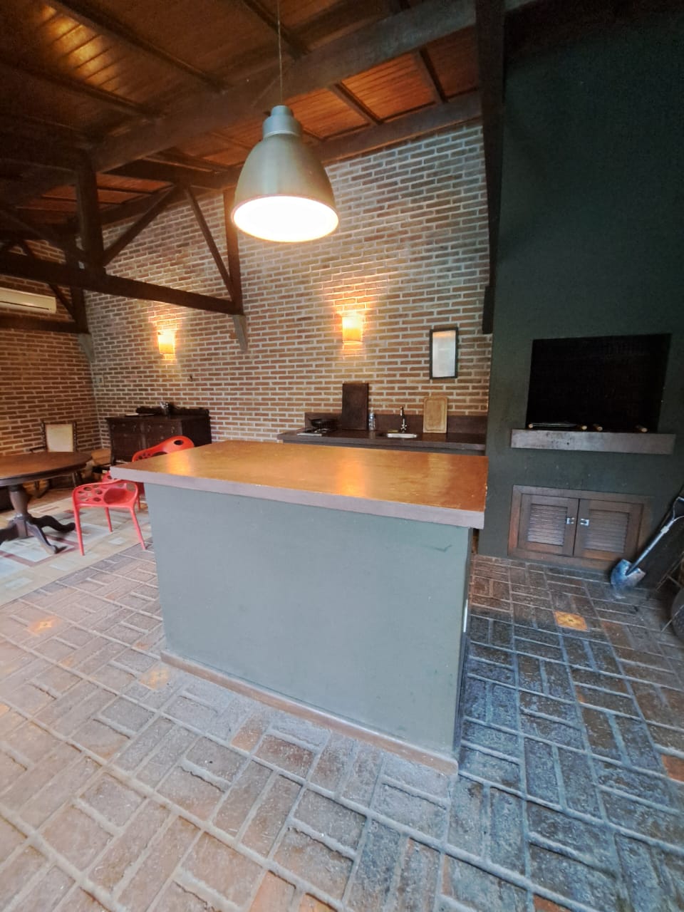 Imagem Casa com 3 Quartos à Venda, 300 m²em Laranjal - Pelotas Imagem Casa com 3 Quartos à Venda, 300 m²em Laranjal - Pelotas