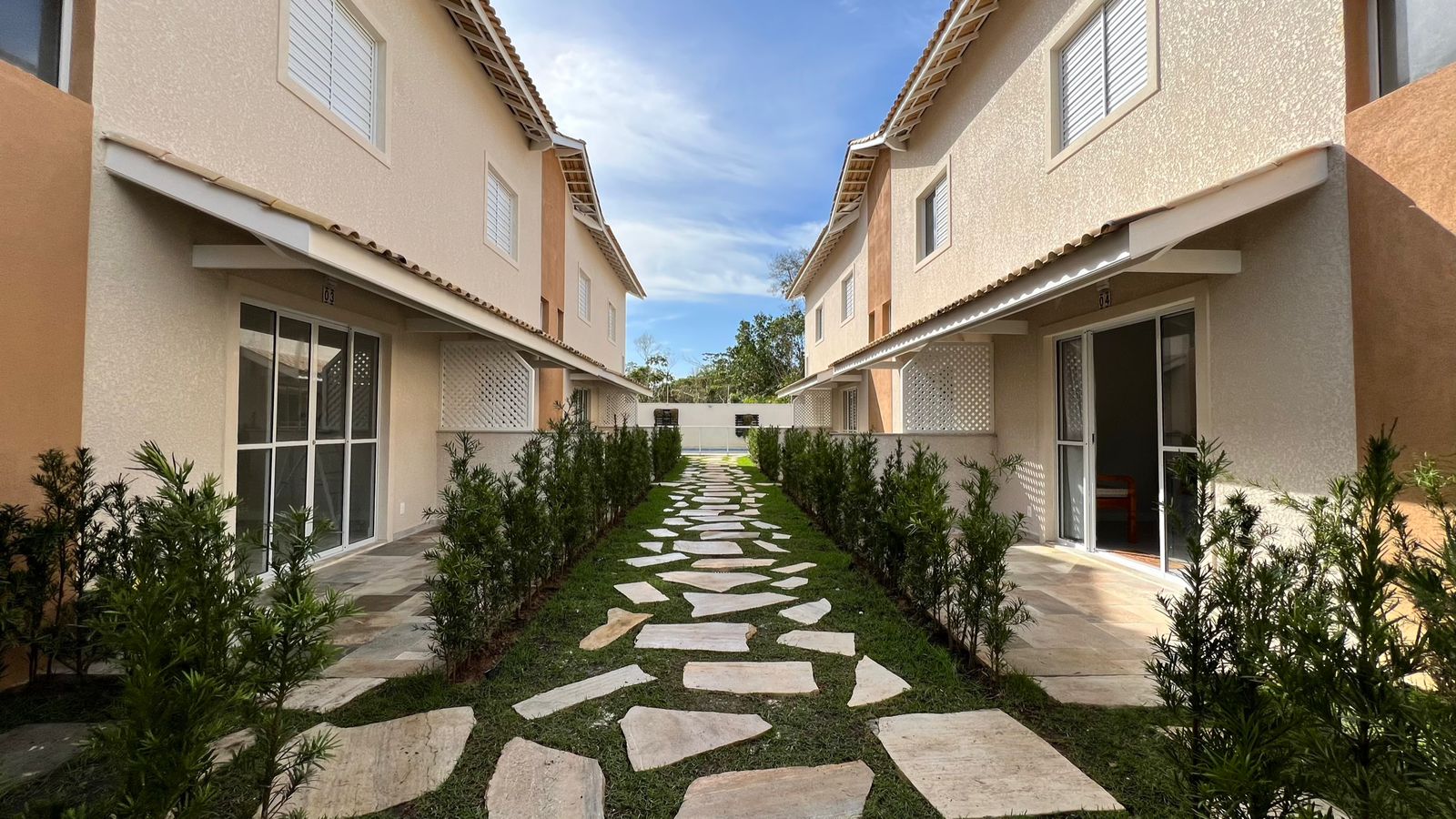 Imagem Casa de Condomínio com 2 Quartos para Alugar, 81 m²em São Lourenço - Bertioga Imagem Casa de Condomínio com 2 Quartos para Alugar, 81 m²em São Lourenço - Bertioga