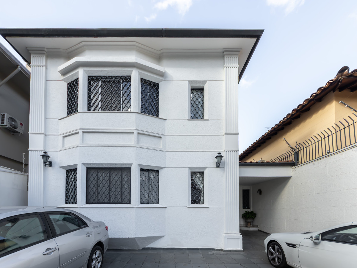 Sobrado com 4 Quartos à Venda, 400 m² em Jardim Paulistano - São Paulo