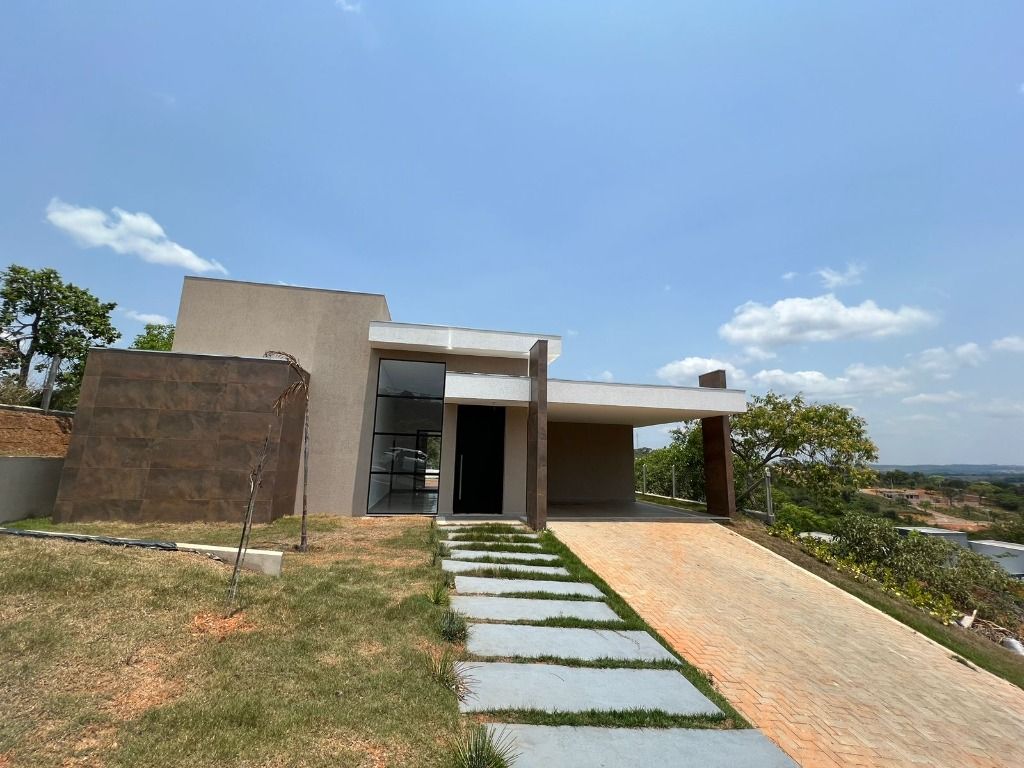 Casa de Condomínio com 4 Quartos à Venda, 200 m² em  - 