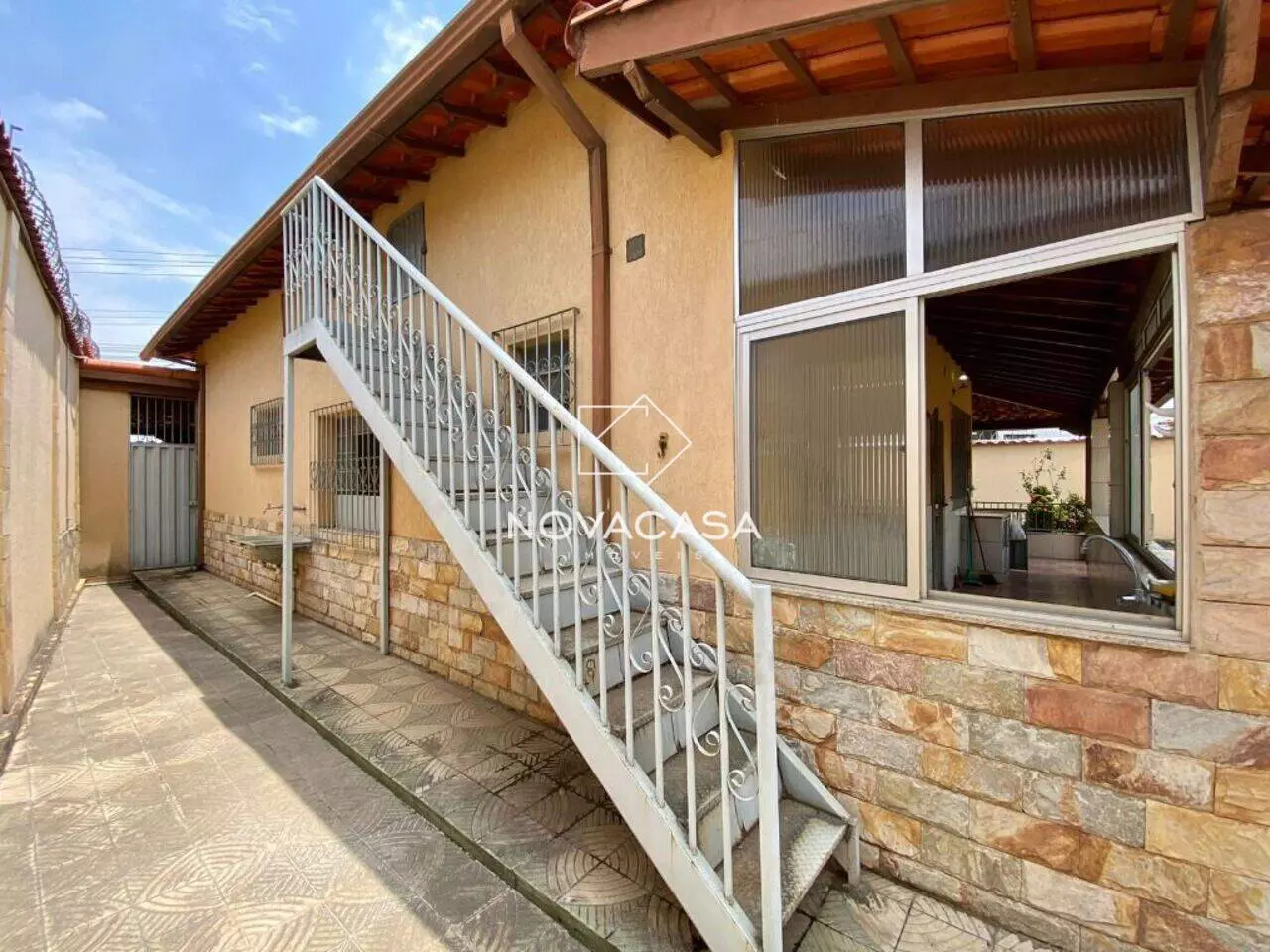Imagem Casa com 3 Quartos à Venda, 147 m² em Heliópolis - Belo Horizonte Imagem Casa com 3 Quartos à Venda, 147 m² em Heliópolis - Belo Horizonte