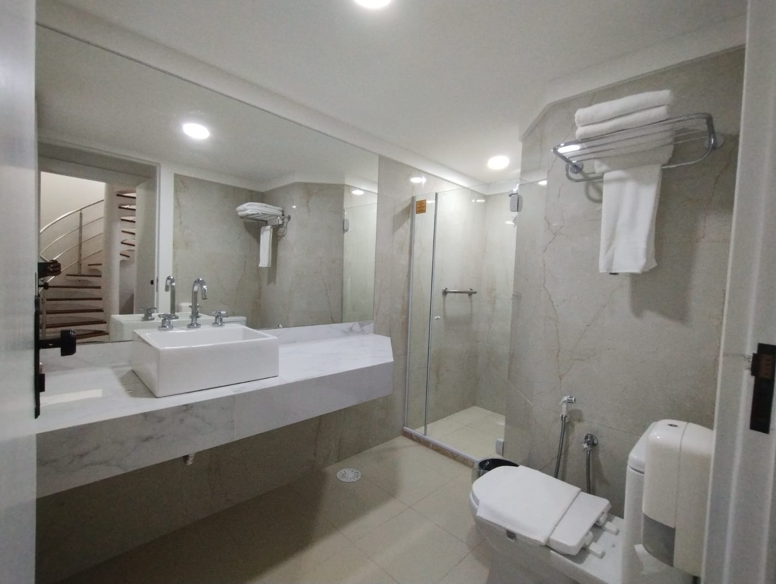 Imagem Apartamento com 2 Quartos à Venda, 131 m²em Jatiúca - Maceió