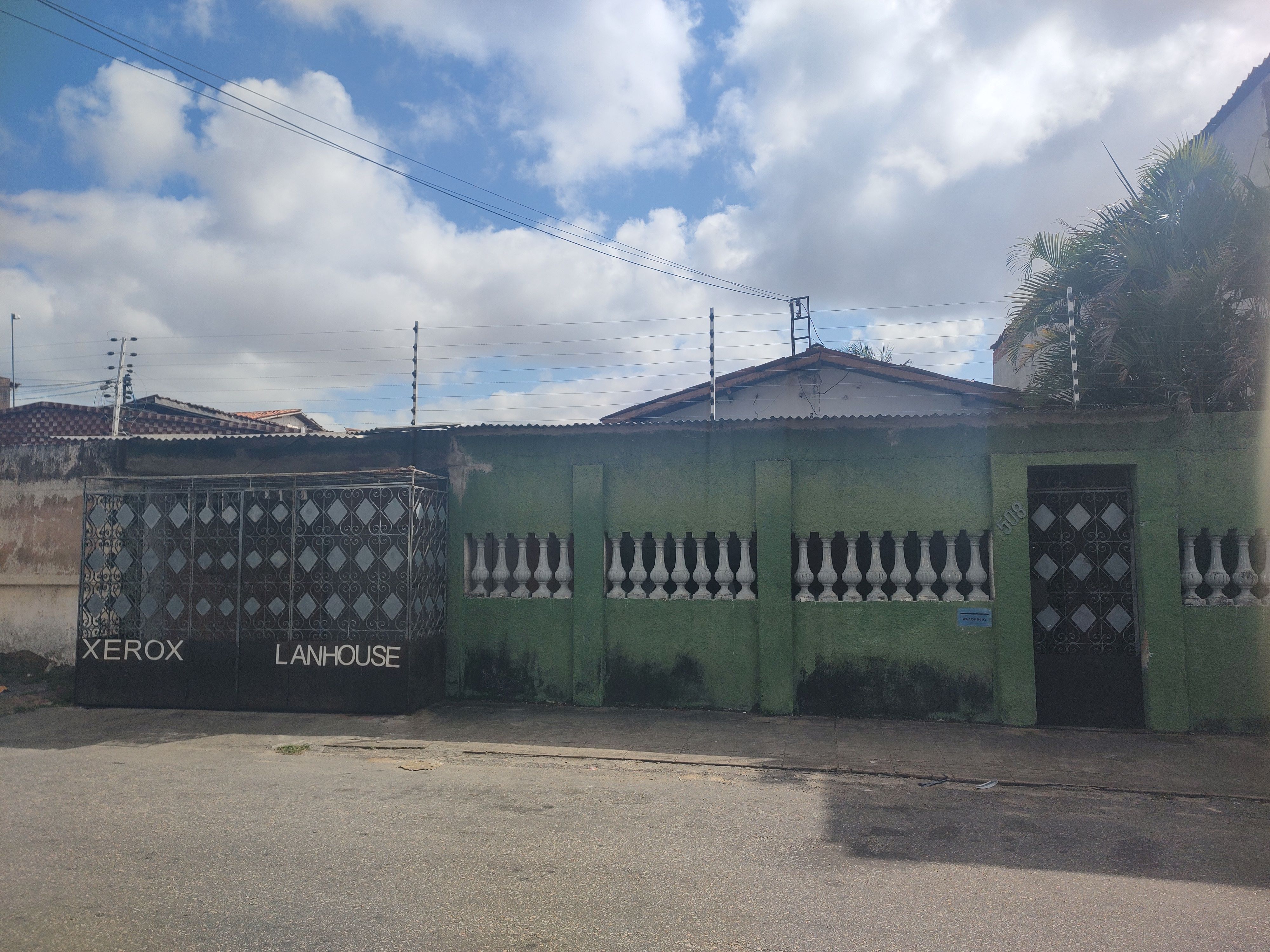 Casa com 3 Quartos à Venda, 195 m²em Bonsucesso - Fortaleza