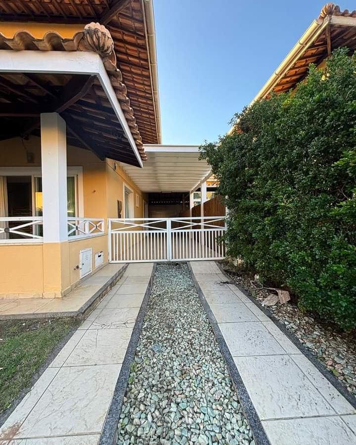 Imagem Casa de Condomínio com 4 Quartos à Venda, 170 m²em Centro - Lauro de Freitas Imagem Casa de Condomínio com 4 Quartos à Venda, 170 m²em Centro - Lauro de Freitas