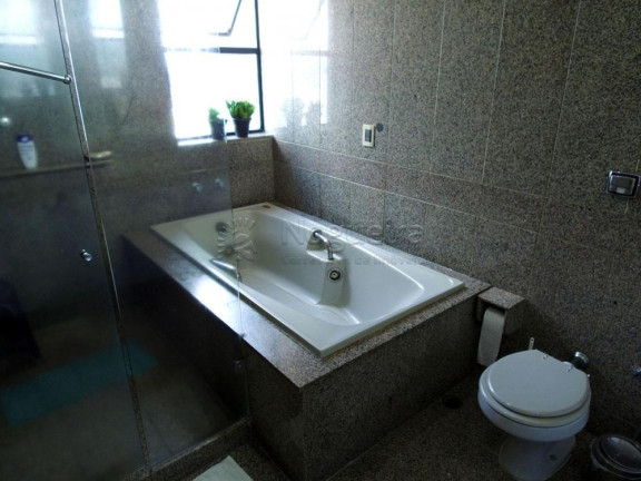 Imagem Casa com 4 Quartos à Venda, 393 m² em Casa Amarela - Recife