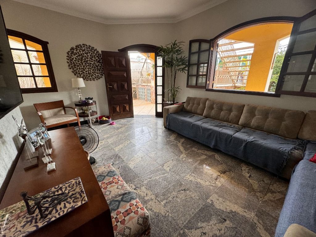 Imagem Casa com 4 Quartos à Venda, 249 m² em Tijuca - Contagem Imagem Casa com 4 Quartos à Venda, 249 m² em Tijuca - Contagem
