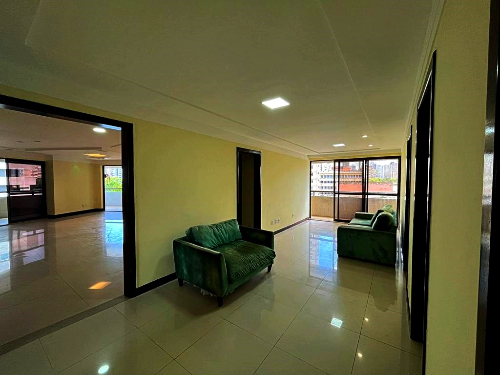 Imagem Apartamento com 4 Quartos à Venda, 266 m²em Nazaré - Belém
