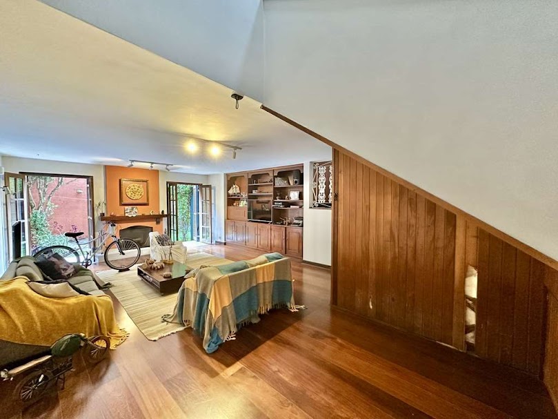 Imagem Casa com 4 Quartos à Venda, 228 m² em Jardim Jussara - São Paulo